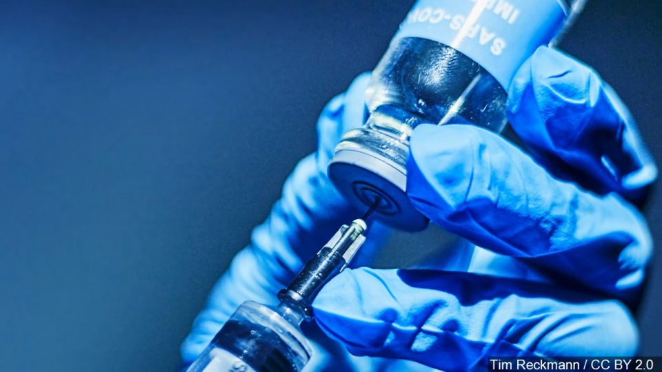 Governor formalizes vaccine requirement for schools