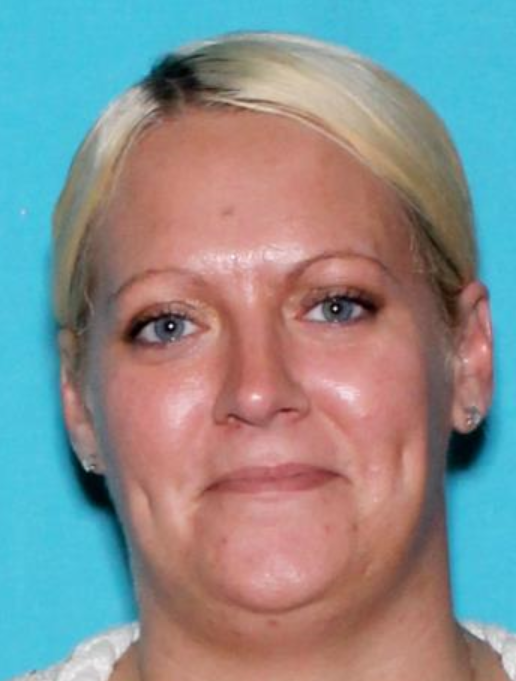 Lincoln woman wanted for felony theft