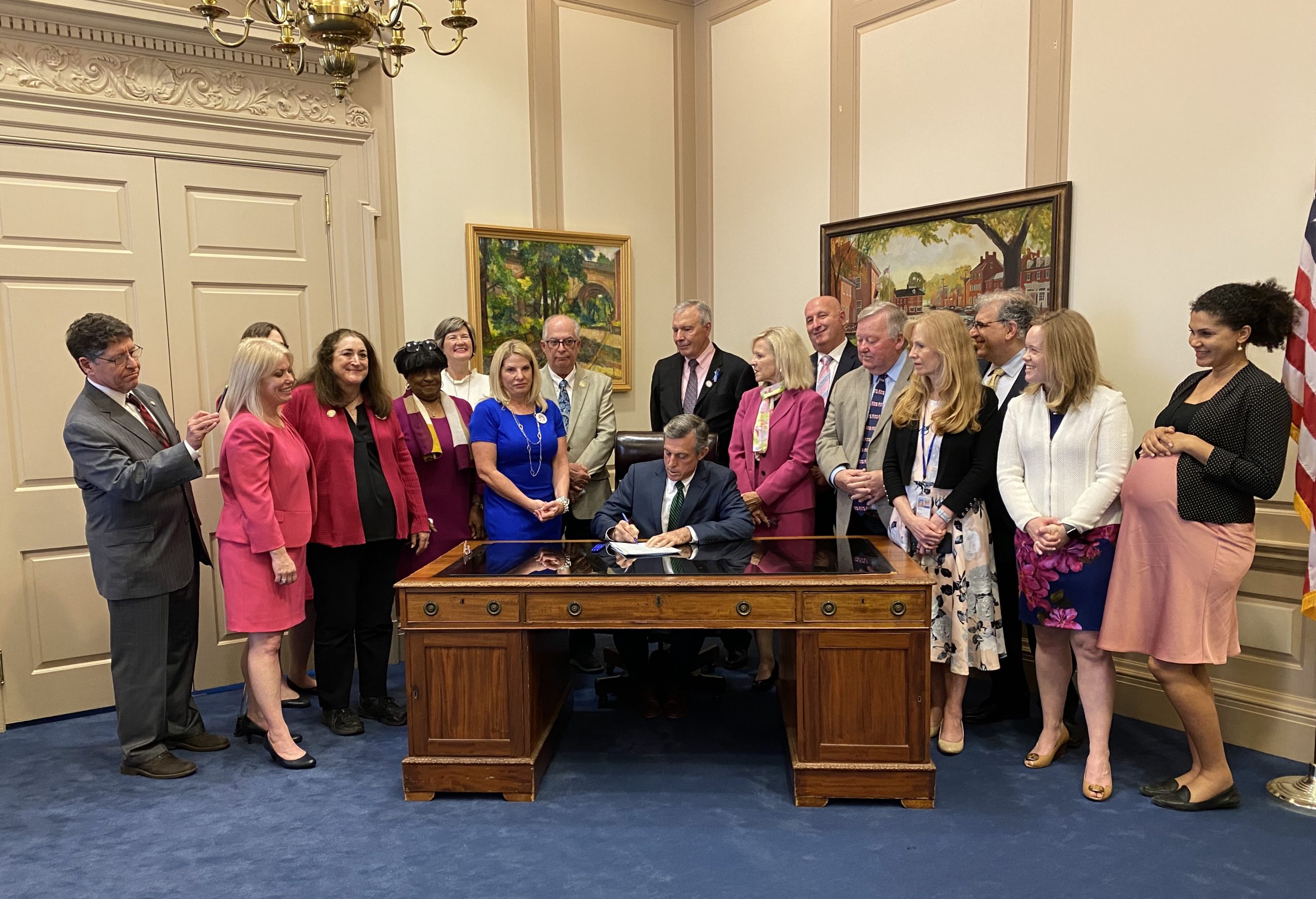 Governor signs rebate bill into law to send $300 payment to taxpayers