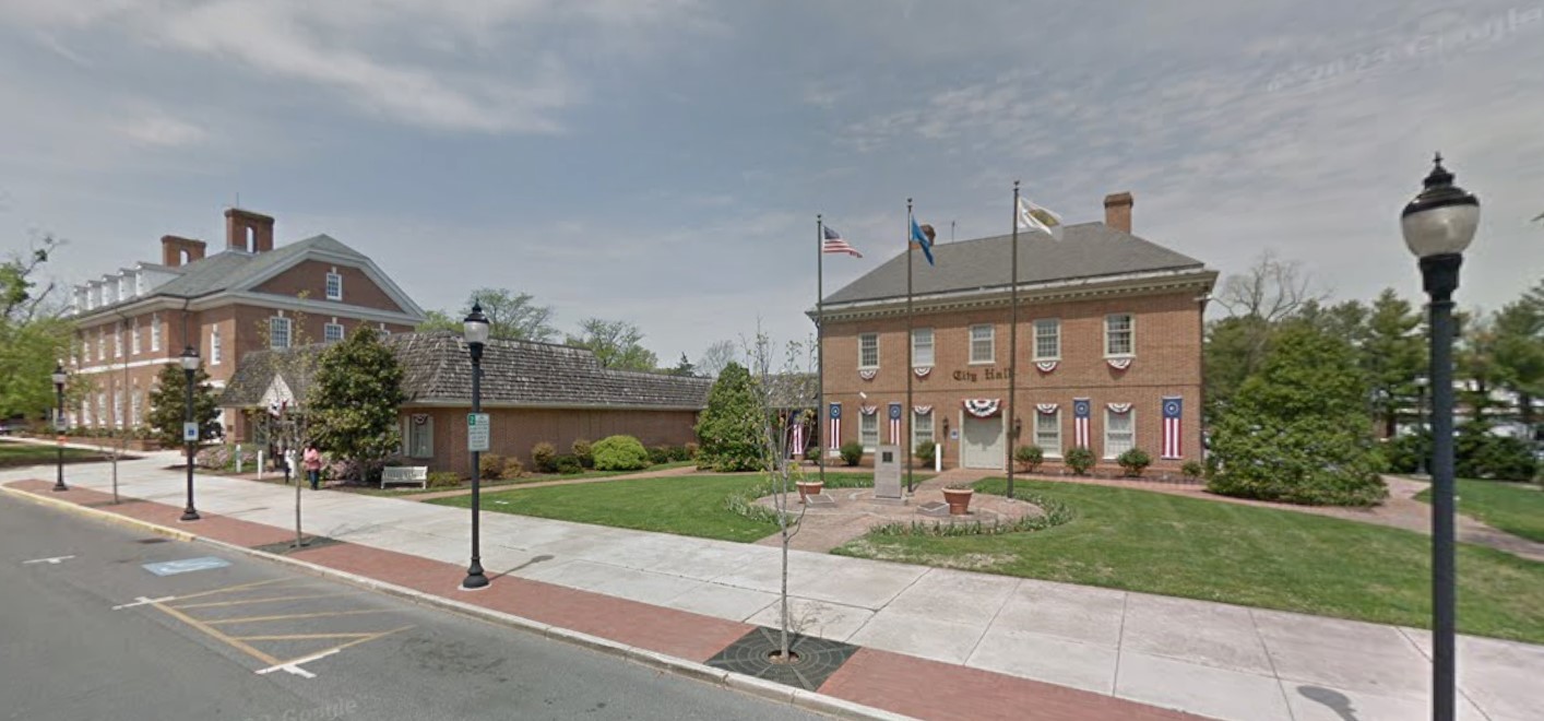 DOVER CITY COUNCIL REVIEWS PLAN TO RESTRICT PANHANDLING ON BUSY STREETS