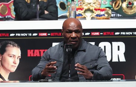 Boxing Legends Tyson and Mayweather Plan Africa Exhibition Match for April 2026