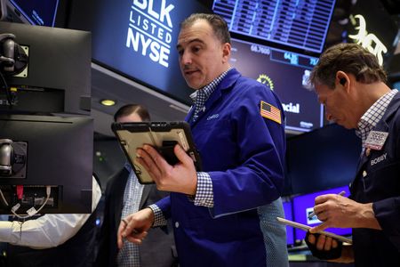 Markets Quiet as Investors Show ‘Ultra-Bullish’ Sentiment Despite Tech Volatility