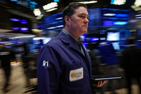 Wall Street Futures Drop as Artificial Intelligence Concerns Persist