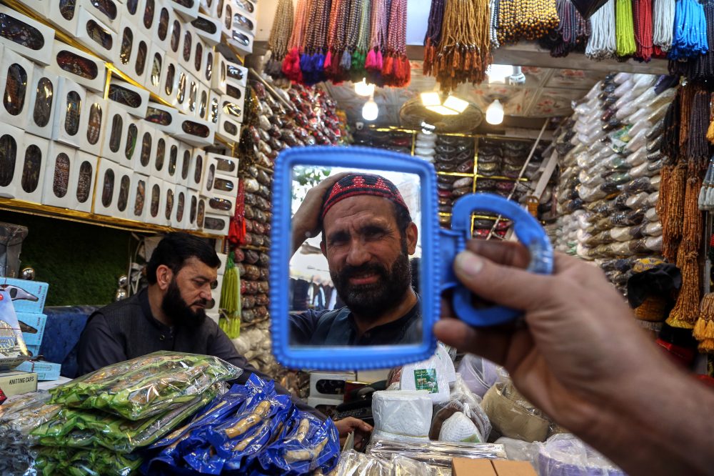 Muslims Begin Sacred Month of Ramadan with Fasting and Family Gatherings