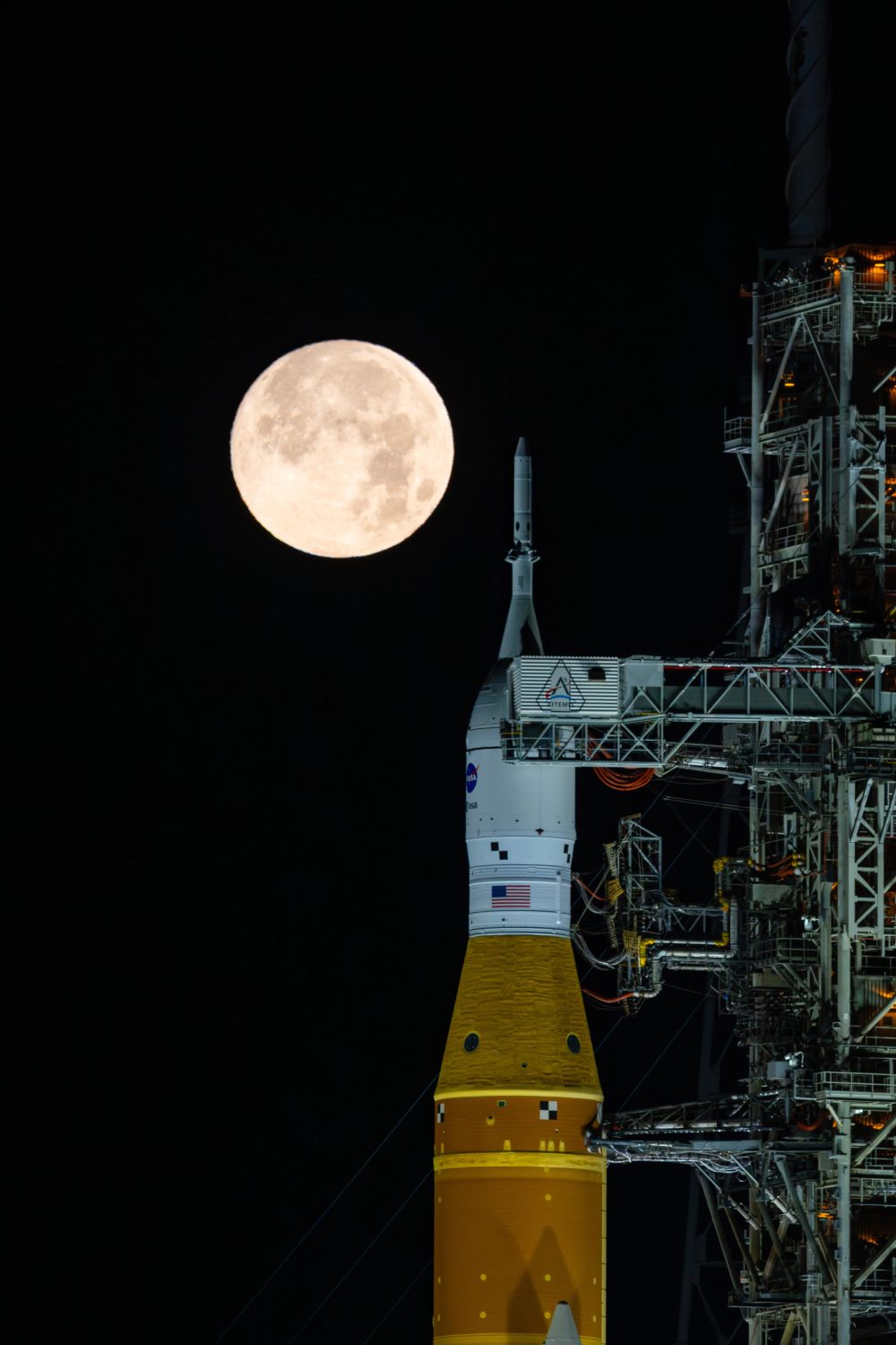 NASA Restarts Moon Mission Test After Fixing Fuel Leaks at Cape Canaveral