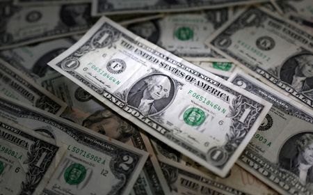 U.S. Dollar Maintains Strength Amid Global Peace Talks and Fed Meeting Focus