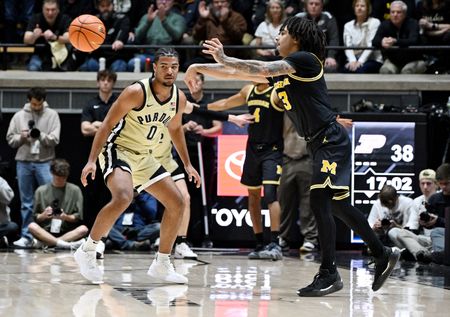 Michigan Dominates Purdue in First Game as Nation’s Top-Ranked Team