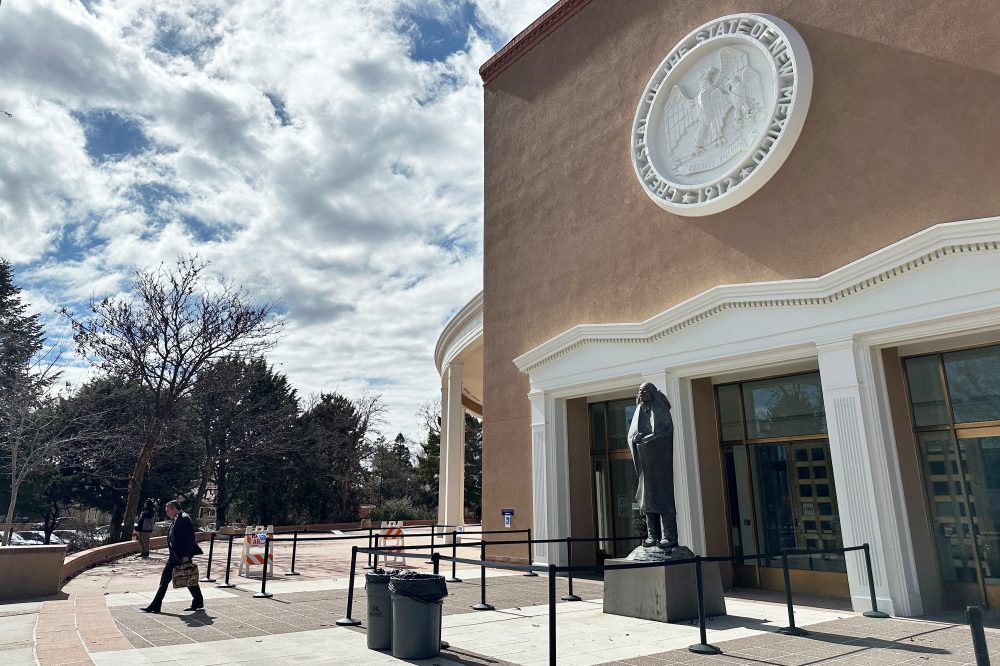 New Mexico Lawmakers Push to End Nation’s Only Volunteer Legislature