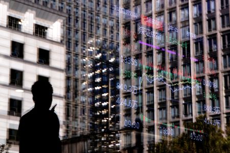 Asian Markets Rise on Tech Gains Despite Iran Tensions and Fed Rate Concerns
