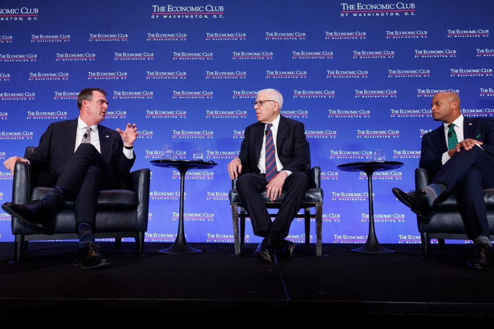 State Governors Seek Unity Amid Political Tensions in Washington