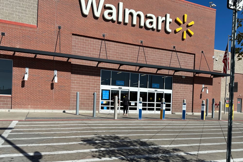Walmart Posts Strong Holiday Sales But Warns of Economic Uncertainty Ahead