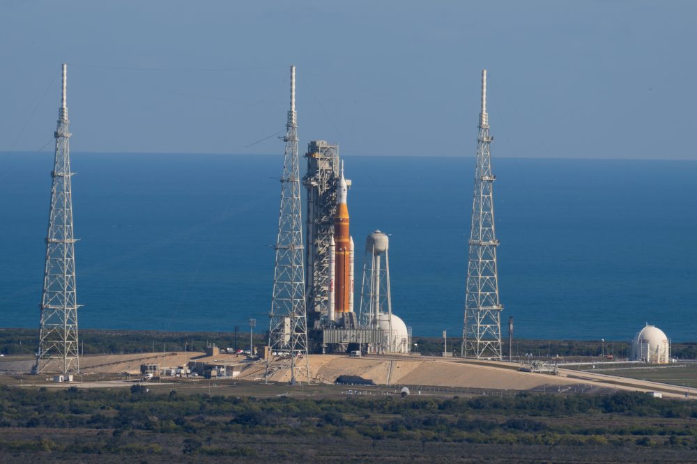 NASA Attempts Second Moon Rocket Fuel Test After Hydrogen Leaks Delay Mission