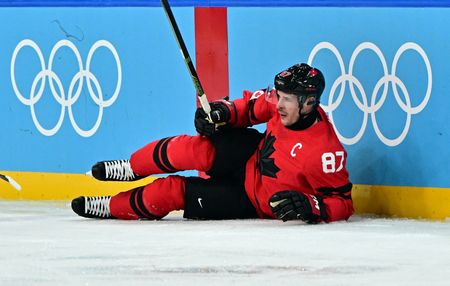 Canada’s Crosby Still Possible for Olympic Semis After Injury