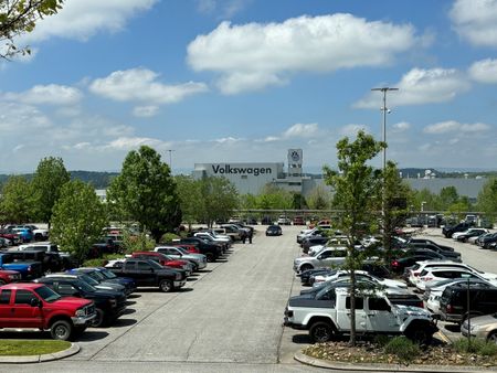 Tennessee VW Workers Approve Historic UAW Contract in Major Southern Victory