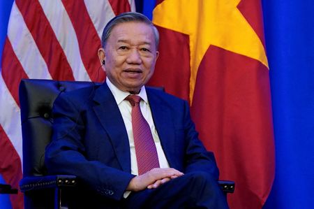 Trump Pledges to Ease Tech Restrictions on Vietnam After White House Meeting