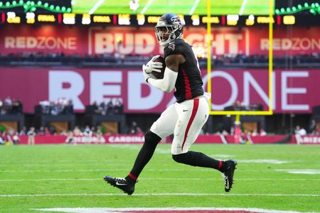 Atlanta Falcons Expected to Franchise Tag Tight End Kyle Pitts
