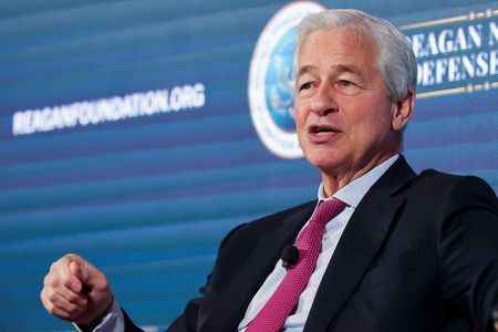 Jamie Dimon Plans to Stay as JPMorgan Chase CEO for Several More Years