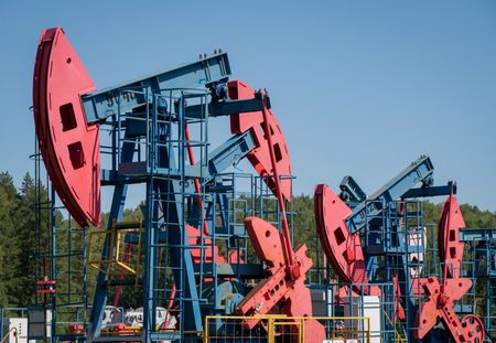 Oil Prices Stay Near Seven-Month Peak Amid Iran Nuclear Talks, Trade Tensions