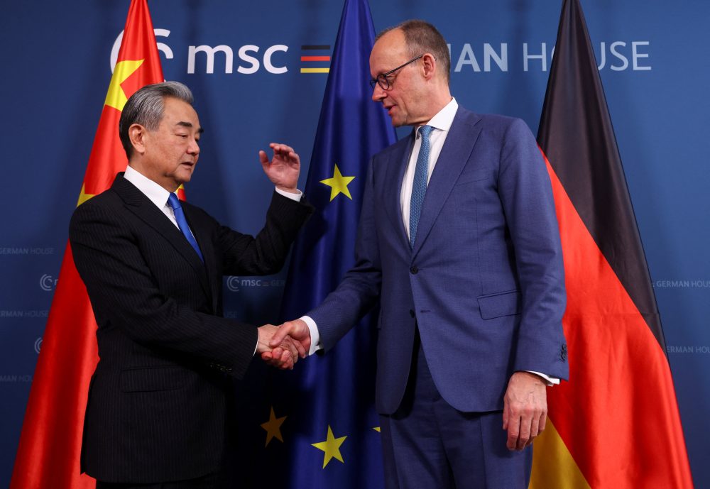 German Chancellor Visits China Amid Rising Trade Tensions, Ukraine Concerns