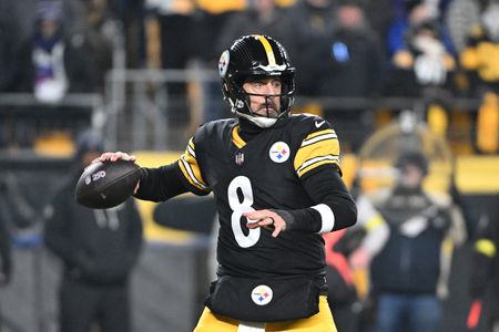 Pittsburgh Steelers Leave Door Open for Aaron Rodgers Return