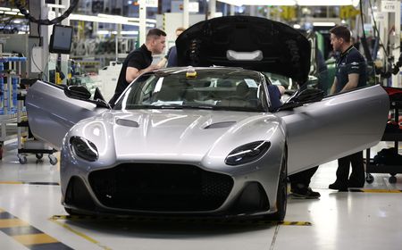 Luxury Carmaker Aston Martin Slashes 20% of Workforce Amid US Trade Impact
