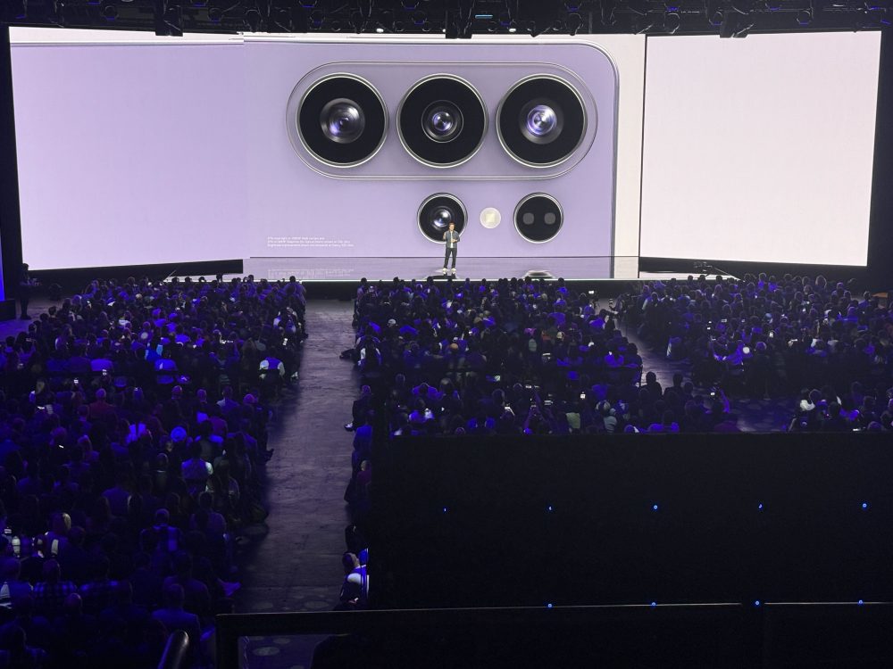 Samsung Unveils Galaxy S26 with Advanced AI and New Privacy Screen Technology