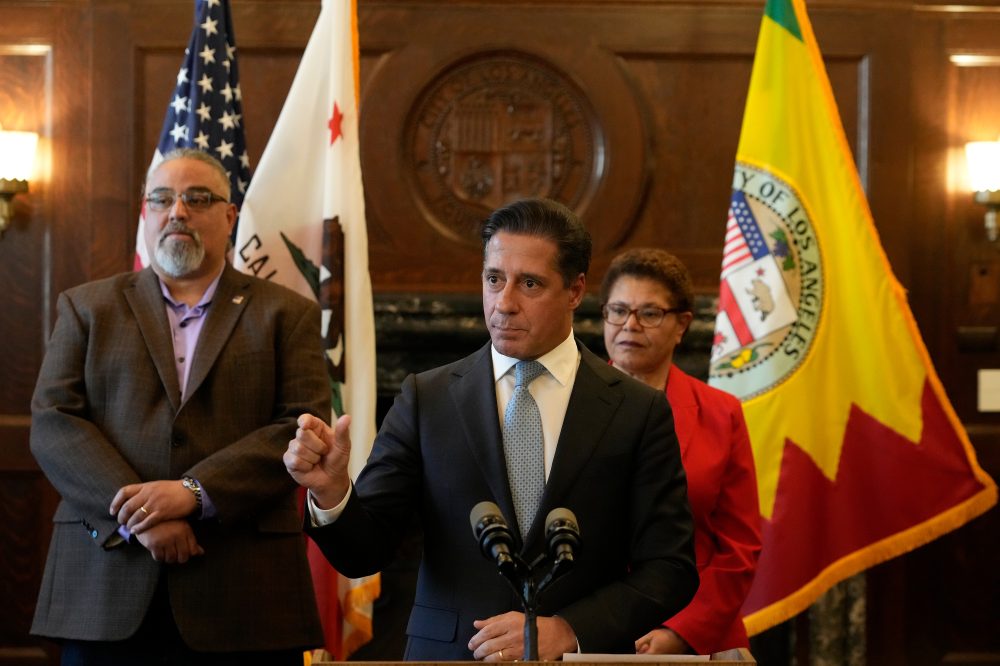 FBI Searches Home of LA Schools Chief Known for Education Reforms