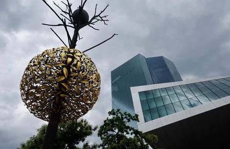 European Central Bank Shifts Away From Dollar, Moves Billions to Japanese Yen