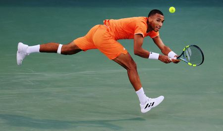 Canadian Tennis Star Auger-Aliassime Advances to Dubai Tennis Semifinals