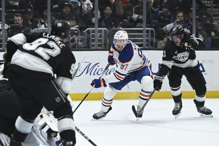 McDavid Reaches 100 Points Again as Oilers Crush Kings 8-1