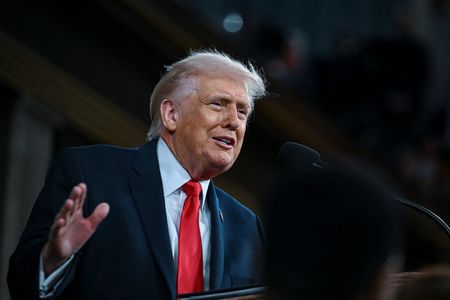 Trump Heads to Texas to Promote Economic Policies Before GOP Primaries