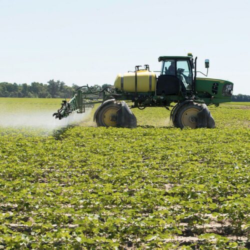 Agricultural Experts Urge Farmer Communication as Dicamba Returns in 2026