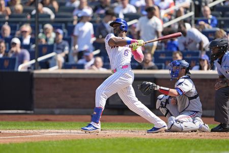 Kansas City Royals Sign Veteran Outfielder Starling Marte