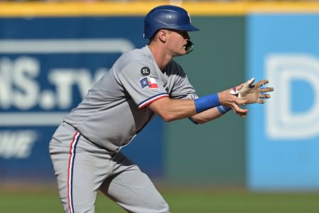 Texas Rangers Third Baseman Jung Sidelined with Adductor Injury