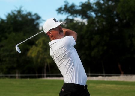 Australian Golfer Replaces Phil Mickelson Again in LIV Golf Tournament