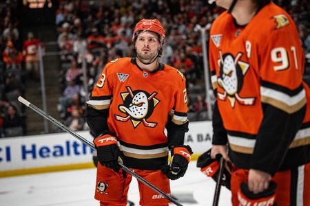 Ducks Extend Hot Streak to Five Games with Shootout Victory Over Flames