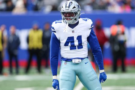 Cowboys Rookie Ezeiruaku Sidelined After Hip Surgery