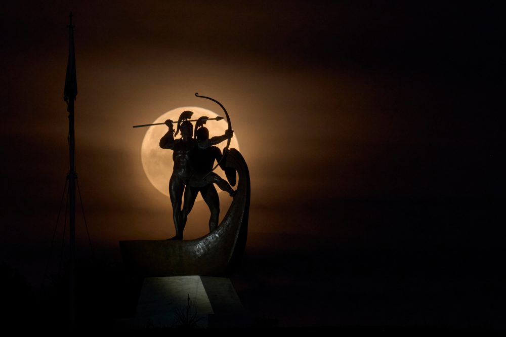 Spectacular Blood Moon Eclipse Creates Stunning Views Worldwide