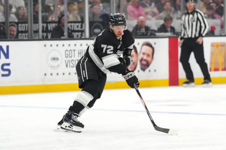 Panarin Nets First Kings Goal in 5-3 Victory Over Islanders