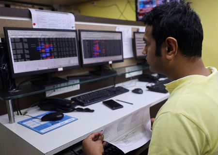 International Investors Flee Indian Tech Stocks Amid AI Disruption Fears