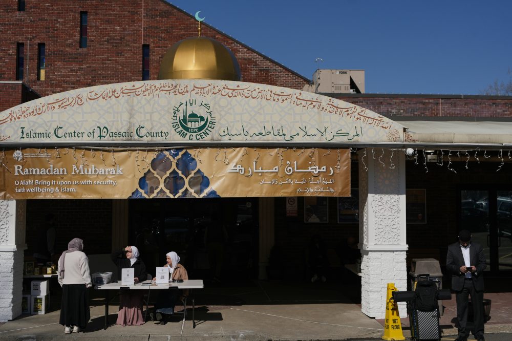 Immigration Fears, War Concerns Cast Shadow Over Ramadan for US Muslims