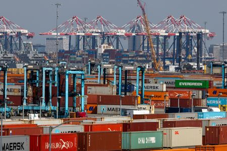 Customs Agency Tells Court It Can’t Process Ordered Tariff Refunds