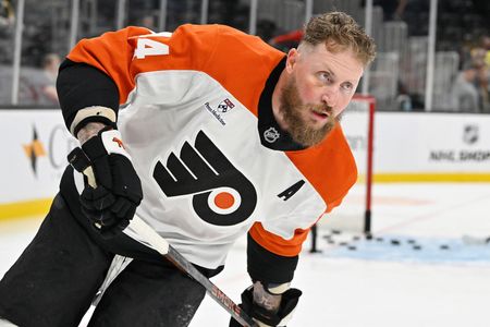 Hurricanes Trade for Flyers Forward Deslauriers in NHL Deal