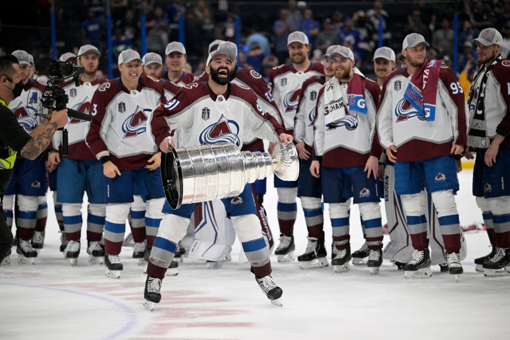 NHL Trade Deadline Shakes Up Stanley Cup Race as Teams Prepare for Playoffs