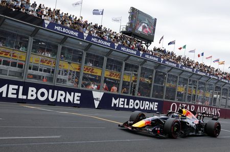 F1 Champion Verstappen Eliminated Early After Crash in Australian GP Qualifying