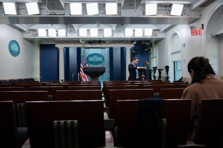 Trump Administration Postpones Iran Threat Warning to Law Enforcement