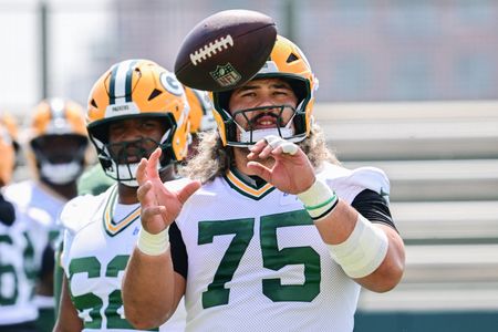 Packers Lock Up Versatile Lineman Sean Rhyan with $33M Extension