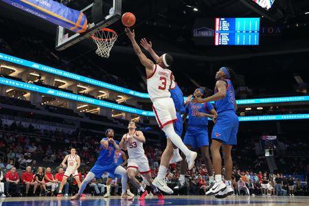 Conwell’s Clutch Performance Sends Louisville Past SMU in ACC Tournament