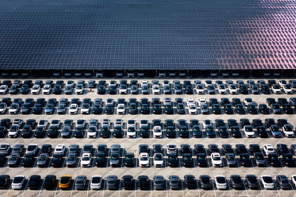 Chinese Car Sales Plummet 34% as Government Ends Trade-In Incentives