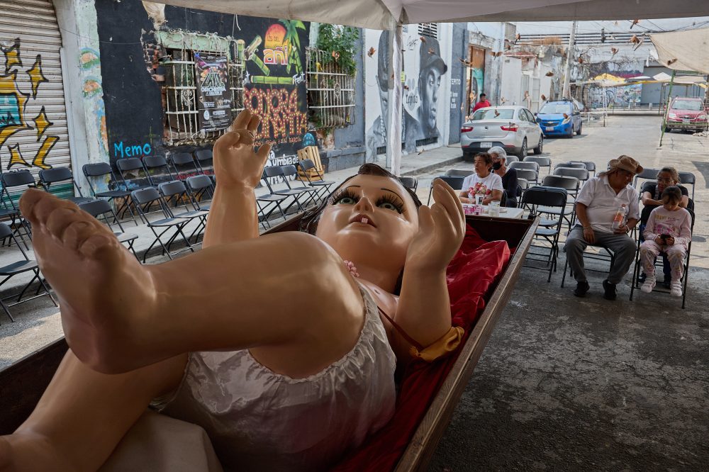 Towering 16-Foot Baby Jesus Statue Brings Hope to Crime-Plagued Mexico City District